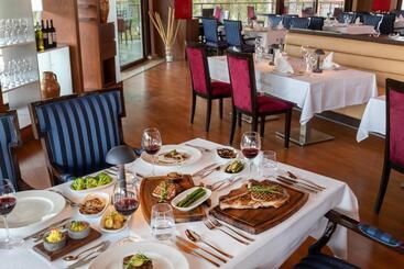 هتل Martı Myra Ultra All Inclusive