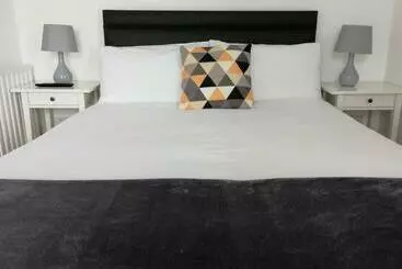 تختخواب و صبحانه Malvern House