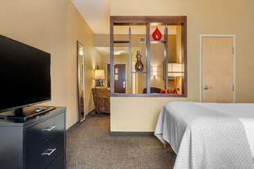 Cambria Hotel Denver International Airport