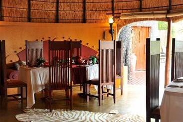 ホテル Hoyo Hoyo Safari Lodge