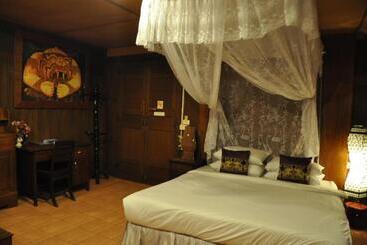 בית מלון כפרי Ruean Thai