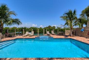 Resort Suntan Terrace