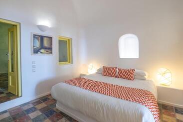 Отель Dreams Luxury Suites