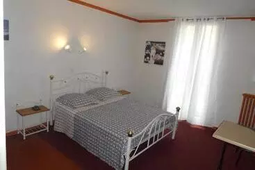 Hotel Etanit ! Béziers Plein Centre 1mn Du Bus, De La Gare Du Train Et Liaison Aéroport Chambres Climat