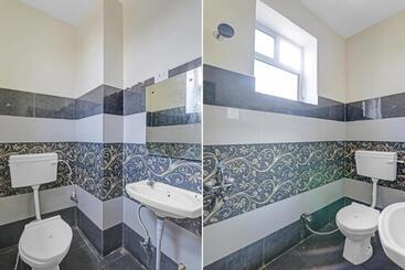 Hotell Oyo 81052 Shiv Palace