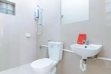 Hotel Reddoorz Plus Near Tambo Paranaque