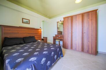 May Garden Club Hotel