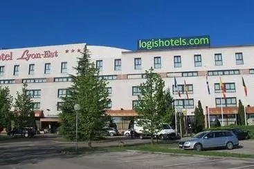 Отель Logis Lyon Est Porte De L Ain