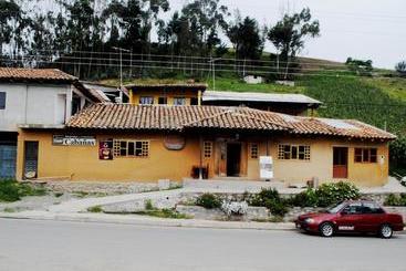 ユースホステル Hostal El Castillo Ingapirca