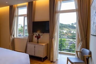 Hotel Relax  By Ixorat