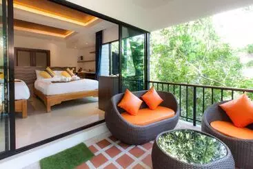 هتل Rock And Tree House Resort