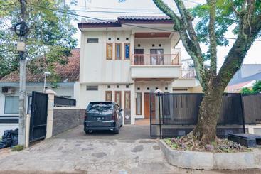 Hotel Koolkost Near Riau Junction Mall