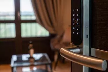 ペンション Montalbera Wine Suites