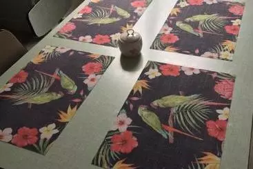 ベッドアンドブレックファースト Un Dimanche Chez Julie Chambre Léontine