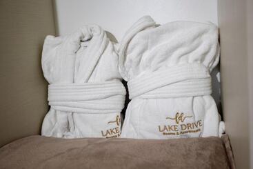 هتل Lake Drive Rooms&apartments