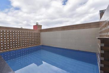 אתר נופש Sky Villa 2bhk Lonavala