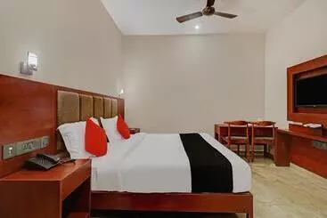 Super Hotel O Kizhakkambalam Tourist Home