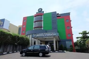 Hotel Townhouse Oak  Fiducia Serpong