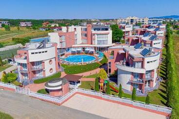 Отель Arapya Resort