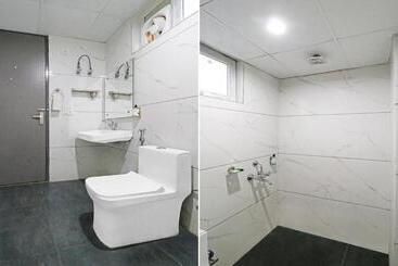 Hotell Treebo Grand Town House