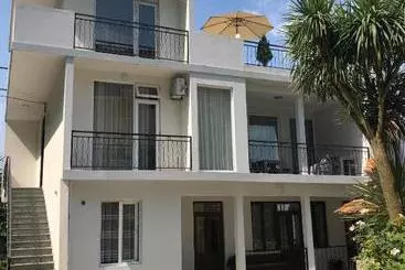 ペンション Guest House My Home
