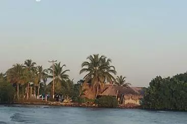 ユースホステル Hostal Roldan