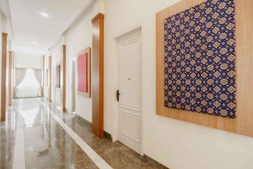 Pensjonat Reddoorz Plus Syariah @ Jalan Dr Sutomo Padang