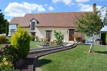 منتجع Les Gites De La Chapiniere