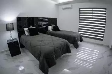 ホテル Dubai Inn & Suites