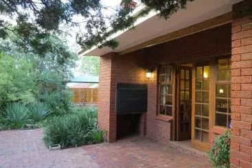 ペンション Camelia Guest House