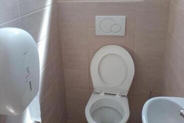 膳宿费 Penzion Athéna   Sportovní Areál