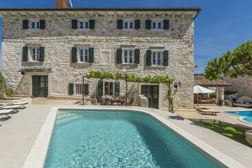 بيت ريفى Stone House With Private Pool For 10 People Near Porec