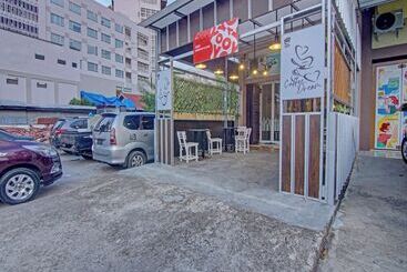 Hotel Oyo 90615 Jojo Homestay