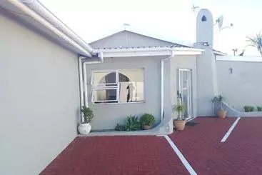 Bed & Breakfast Ebi Okeng Attorneys Inc, 11 Byron Road Table View