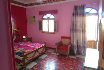 پانسیون Labib Guest House