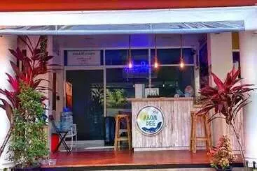 Alberg Aromdee At Naithon Beach