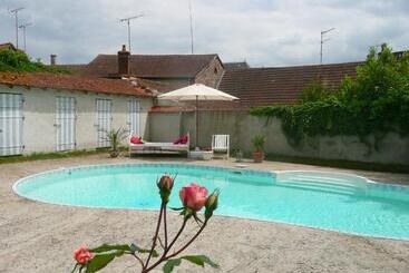 Bed and Breakfast Chambres D Hôtes Et Roulotte Au Bonheur Du Parc