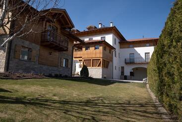 Hotel Agritur La Crucola