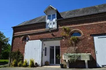 ベッドアンドブレックファースト Les Colombines