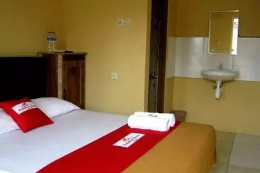 Hotel Aqilakost N Cafe Gadog Puncak