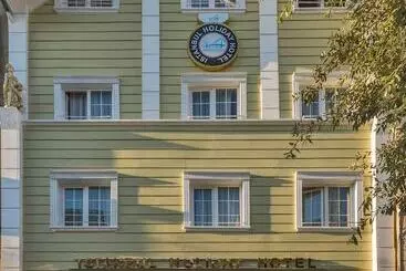 هتل Istanbul Holiday