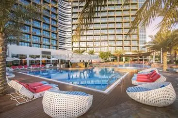 ホテル Yas Plaza Marina