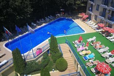 בית מלון כפרי Blue Sky   Parking & All Inclusive