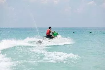 בית מלון כפרי Nirwana Beach Club