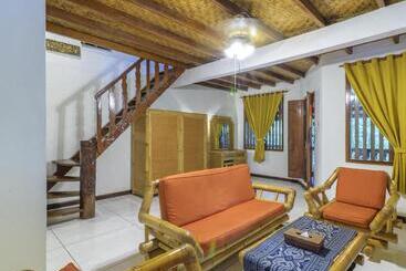 בית מלון כפרי Puri Cendana Resort Bali