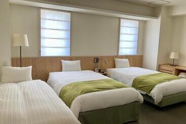 בית מלון כפרי Shin Osaka Station