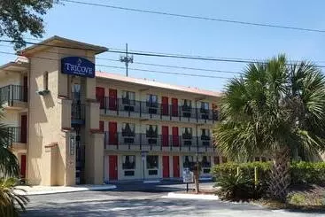 Hotel Tricove Inn & Suites