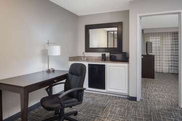 هتل La Quinta By Wyndham Atlanta Airport South