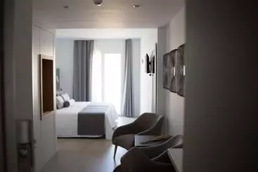 El Trebol Bar & Hotel Only Adults