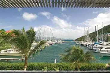 هتل Sapphire Beach Resort